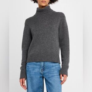 Neiman Marcus 100% Cashmere Turtleneck Grey Sweater